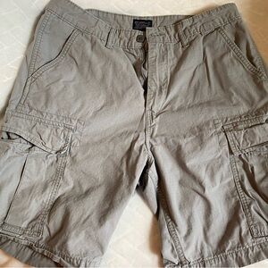 Levi’s Men's Gray Cargo Shorts